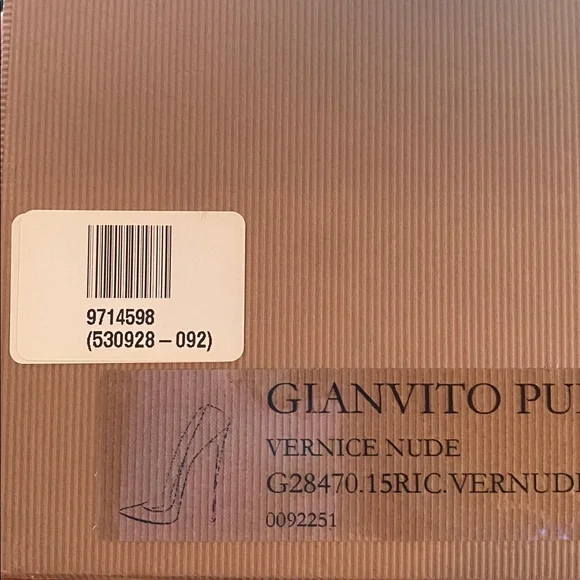 Gianvito Rossi
Vernice Nude Pumps / Heels - Picture 10 of 12